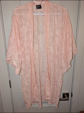 Free press blush pink floral lace kimono